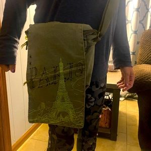 Robin and Ruth Paris crossbody bag ❤️